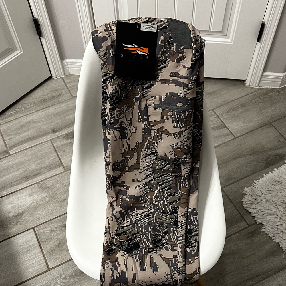 SITKA hunting pants Men’s size 33.